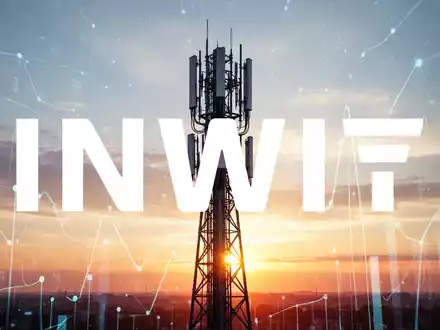 Moderner Funkmast vor einem sonnigen Morgenhimmel als Symbol für technologische Entwicklung und langfristiges Wachstum - Foto: über boerse-global.de