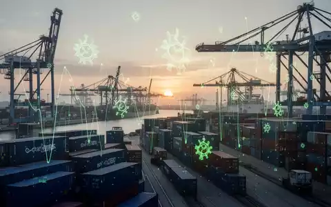 Ein moderner Frachthafen bei Sonnenuntergang mit digitalen Symbolen für Handel und CO2-Regulierungen. - Foto: über boerse-global.de
