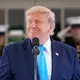 Der Friedensrat soll nach Darstellung von US-Präsident Trump eine Vereinbarung über die «vollständige Entwaffnung» der Hamas erzielt haben. (Archivbild) - Bild: Alex Brandon/AP/dpa