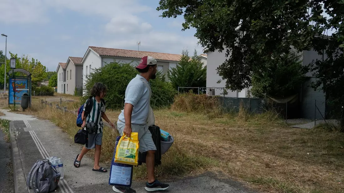 Zehntausende Evakuierte konnten in Frankreich wieder zurück in ihre Häuser. - Bild: Baz Ratner/AP/dpa
