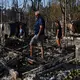 Die Waldbrände haben in Spanien schwere Schäden angerichtet. - Bild: Manu Fernandez/AP/dpa