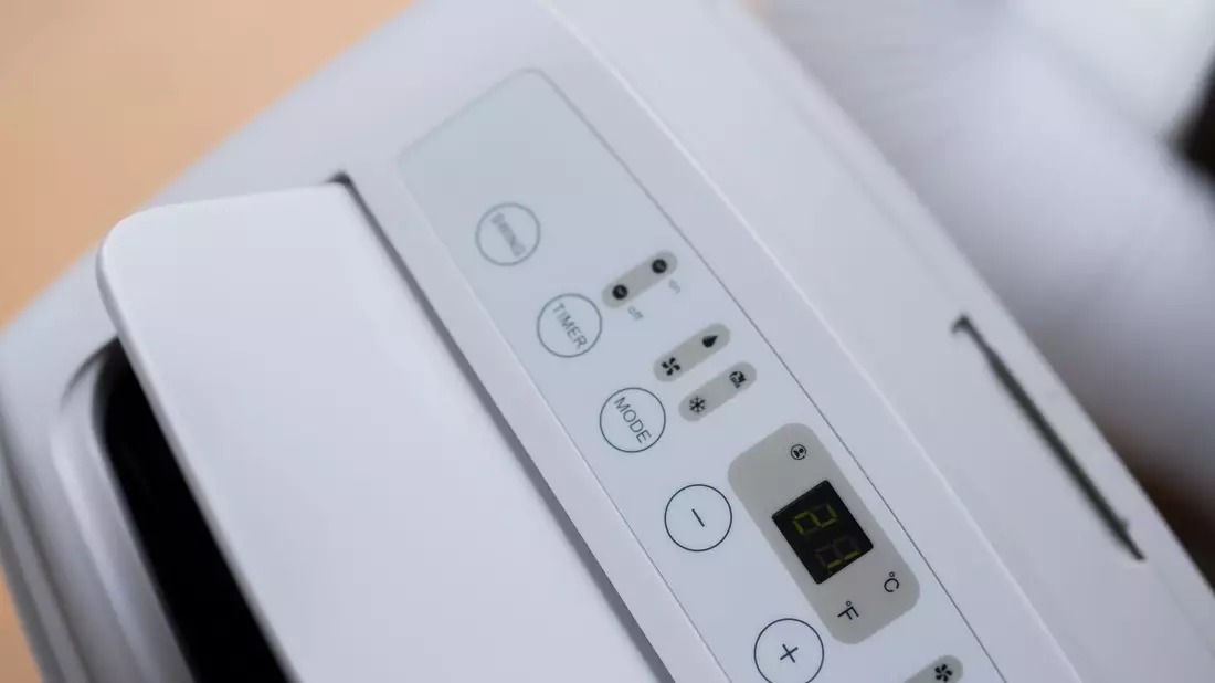 Mobile Klimageräte versprechen Abkühlung bei hohen Temperaturen. - Bild: Rolf Vennenbernd/dpa