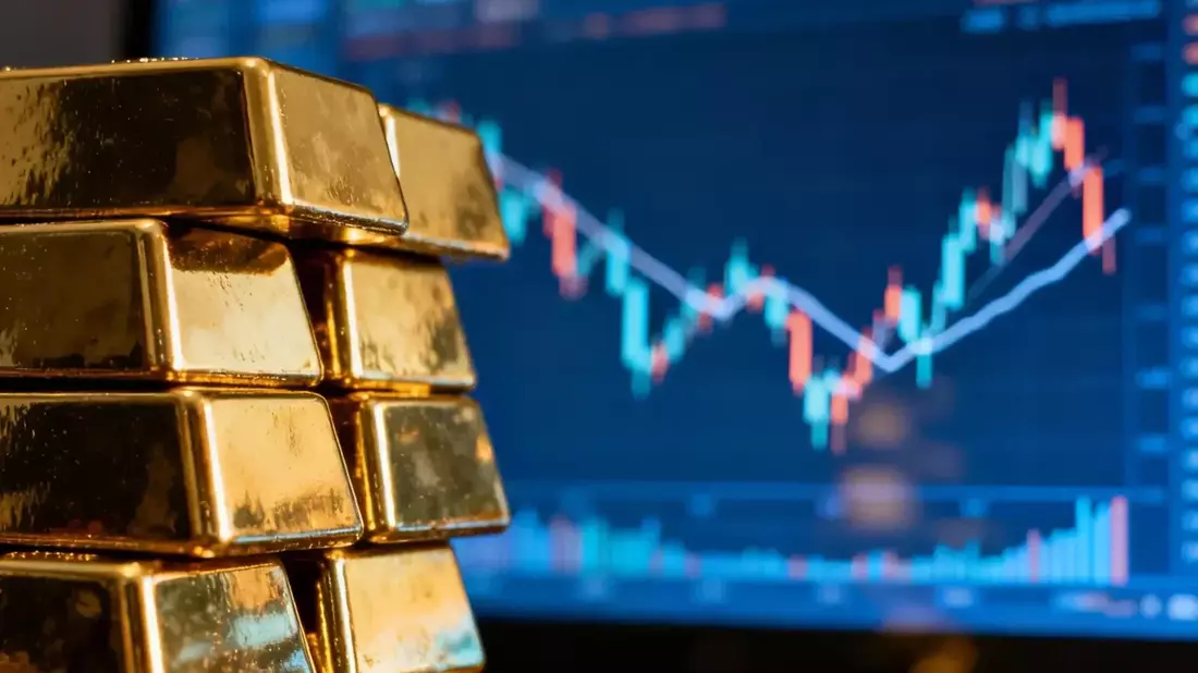Gold Rises 1% to $4,168 as Fed Split, Central Bank Buying Drop Cloud Outlook