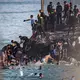 Schätzungen zufolge kamen innerhalb weniger Tage mehr als 10.000 Menschen überwiegend schwimmend nach Ceuta. - Bild: Antonio Sempere/AP/dpa