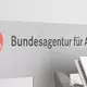 Die Zahl der Arbeitslosen in Deutschland hat die Grenze von drei Millionen erneut überschritten. (Symbolbild) - Bild: Bernd Weißbrod/dpa