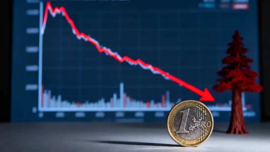 Redwood AI Stock Plunges 86% Despite $3.5M Warrant Deal, Quantum.IQ Delay Weighs