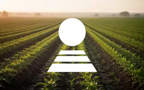 Weite, moderne Agrarfläche bei Sonnenuntergang als Symbol für den Agrarsektor. - Foto: über boerse-global.de