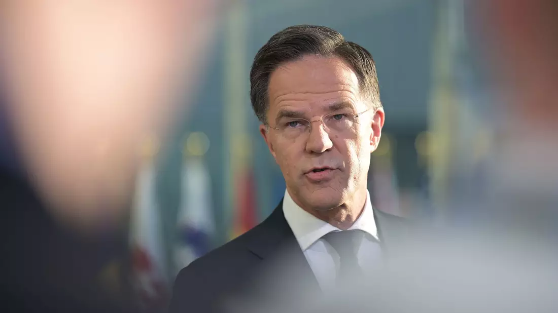 Nato-Generalsekretär Rutte schließt nicht aus, dass künftig mehr US-Atomwaffen in Europa stationiert werden.  - Bild: Malin Wunderlich/dpa