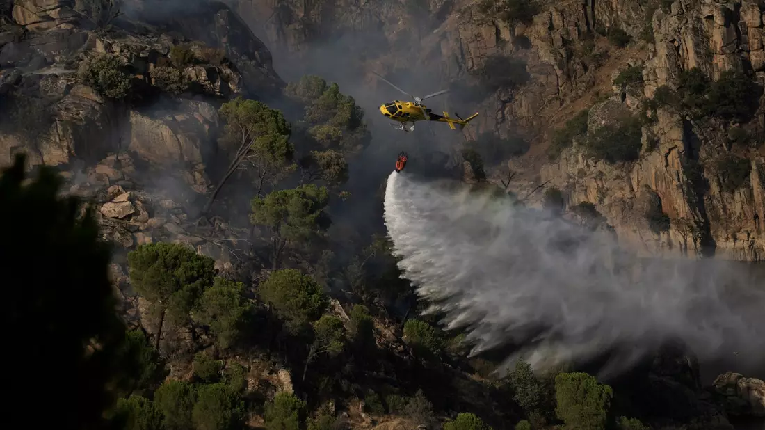 In Spanien sind die verheerenden Waldbrände in den Regionen Madrid, Ávila und Toledo inzwischen weitgehend eingedämmt. - Bild: Olmo Calvo/AP/dpa