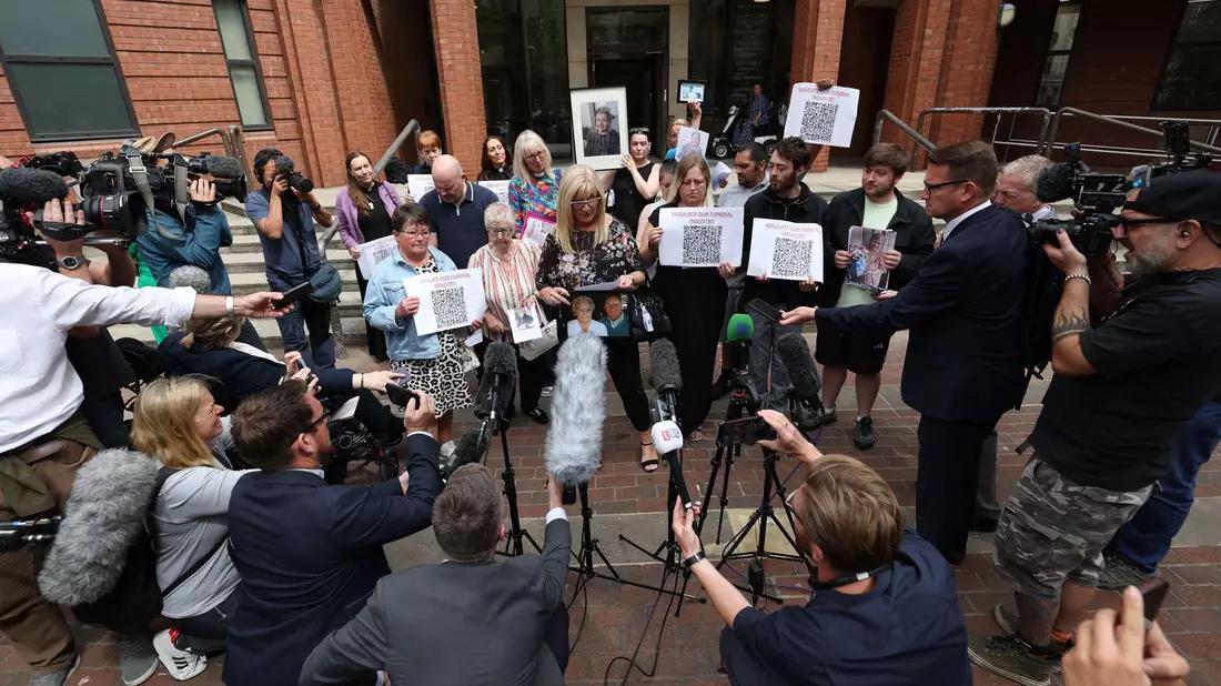 Ein Bestatter wurde in England zu 20 Jahren Haft verurteilt. - Bild: Scott Heppell/PA Wire/dpa