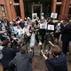 Ein Bestatter wurde in England zu 20 Jahren Haft verurteilt. - Bild: Scott Heppell/PA Wire/dpa