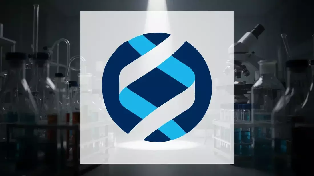 Outlook Therapeutics Stock Falls 29% Post-FDA Approval: Dilution and Cash Woes
