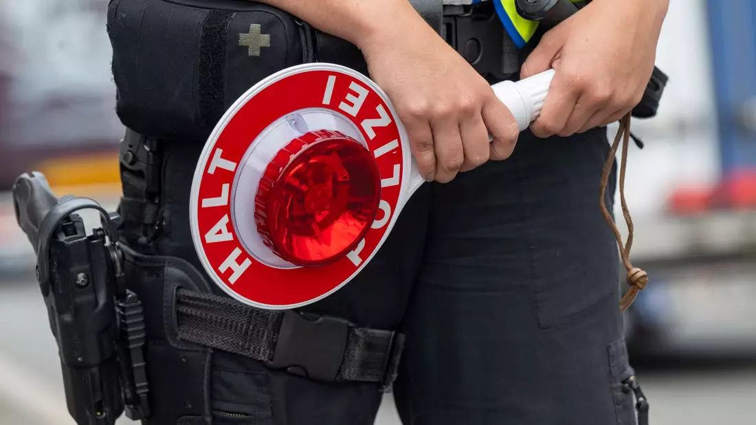 Deutschlands Grenzkontrollen sollen angesichts der Lage in Ceuta verlängert werden. (Symbolbild)  - Bild: Peter Kneffel/dpa