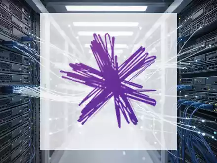 Abstraktes Bild moderner Glasfaser-Serverinfrastruktur und digitaler Vernetzung in einem professionellen Rechenzentrum. - Foto: über boerse-global.de