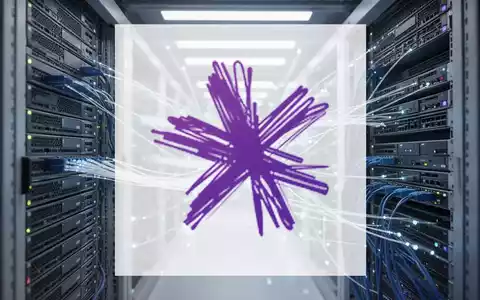 Abstraktes Bild moderner Glasfaser-Serverinfrastruktur und digitaler Vernetzung in einem professionellen Rechenzentrum. - Foto: über boerse-global.de