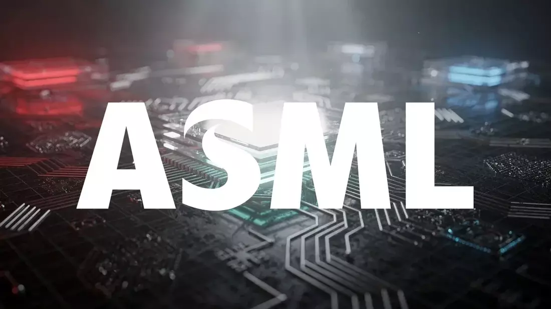 ASML Stock Slips 7% on China Rival and AI Chip Selloff