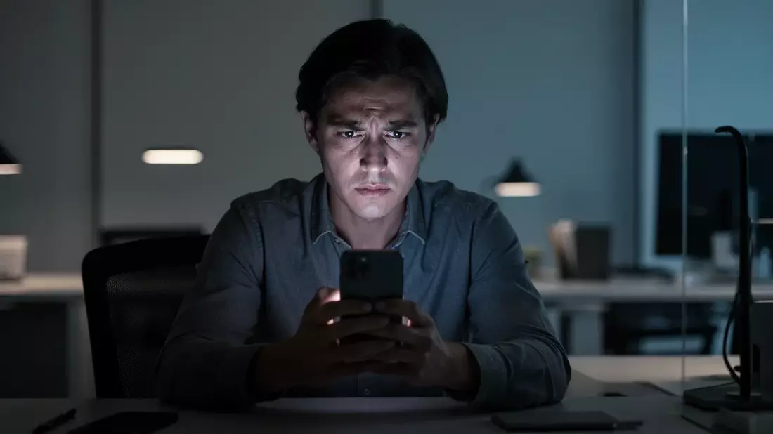 Online-Sucht: Versuchung statt Stress als Haupttreiber für exzessive Nutzung