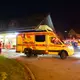 Für die Einsatzkräfte war die Lage in der Dunkelheit unübersichtlich. - Bild: Robert Michael/dpa