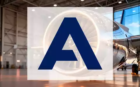 Nahaufnahme eines modernen Flugzeugtriebwerks in einer hellen, industriellen Umgebung. - Foto: über boerse-global.de