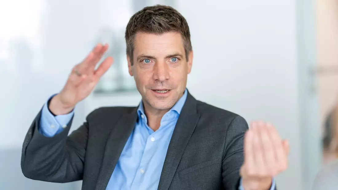 ING-Deutschland-Chef Lars Stoy sieht die Frühstartrente als Chance, dass die Aktienkultur in Deutschland einen Schub bekommt: «Das Beste, was dem Land in Sachen Altersvorsorge passieren könnte, ist, dass sich eine Bewegung in Gang setzt.» (Foto vom 28.07.2026) - Bild: Andreas Arnold/dpa