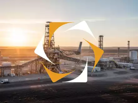 Moderne Industrieanlage im Bereich der Uranförderung bei Sonnenuntergang als Symbol für den Energiesektor. - Foto: über boerse-global.de