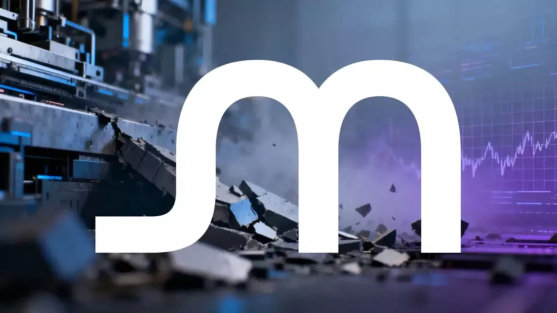 Micron Stock Volatility: AI Memory Supercycle vs. Chinese Rival CXMT Threat