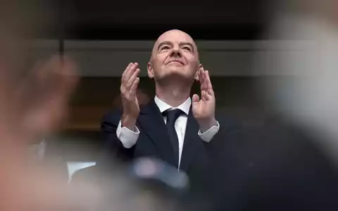 FIFA-Präsident Gianni Infantino stand im Zentrum der Kritik. (Archivbild) - Foto: Eric Gay/AP/dpa