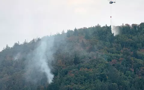 Feuerwehrkräfte sind in der Oberpfalz im Einsatz. - Foto: Tizian Gerbing/dpa