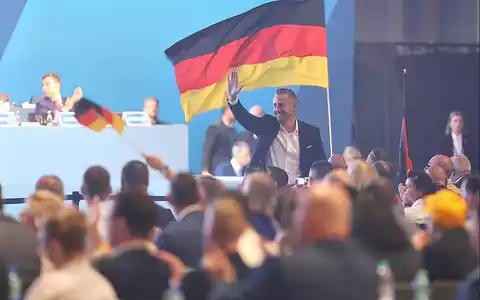 Ulrich Siegmund lässt sich auf AfD-Parteitag feiern (Archiv) - Foto: via dts Nachrichtenagentur