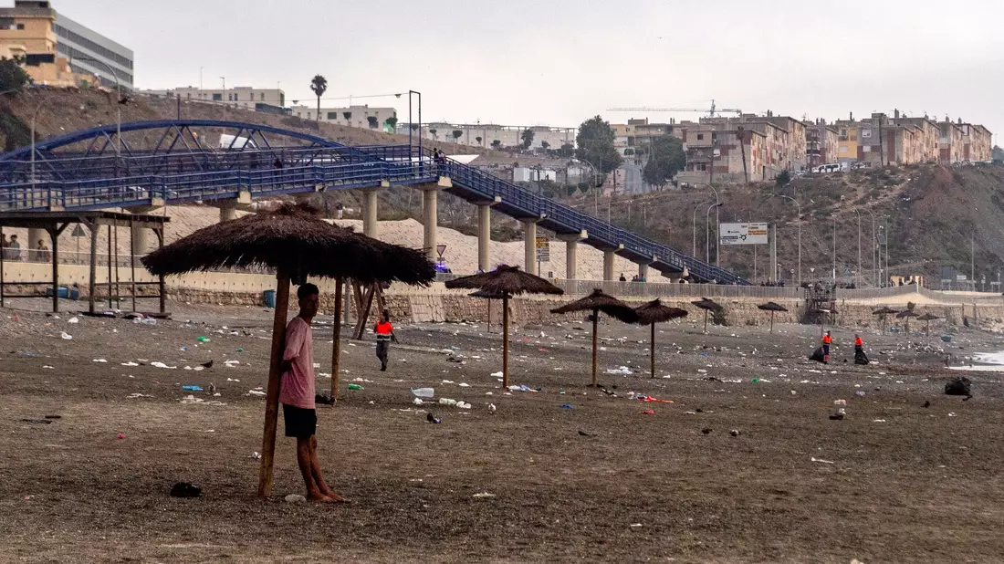 Nach Angaben der spanischen Regierung sind nahezu alle Migranten nach Marokko zurückgekehrt.  - Bild: Antonio Sempere/AP/dpa
