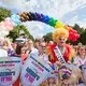 An der Demonstration beteiligen sich auch Politiker von SPD und Grünen. - Bild: Georg Wendt/dpa