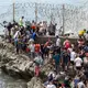 Ceuta ist kleiner als der Frankfurter Flughafen. - Bild: STR/AP/dpa