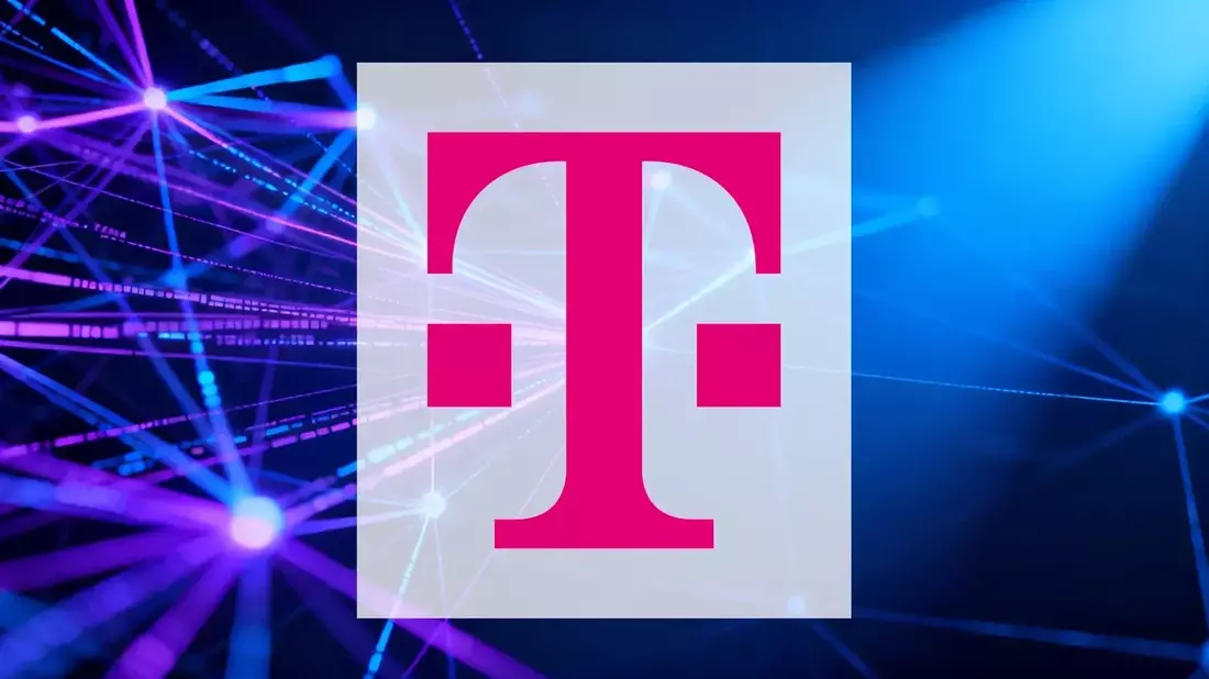 Deutsche Telekom Stock Hovers Near Key Level as Fiber Ruling and T-Mobile US Merger Stalemate Weigh