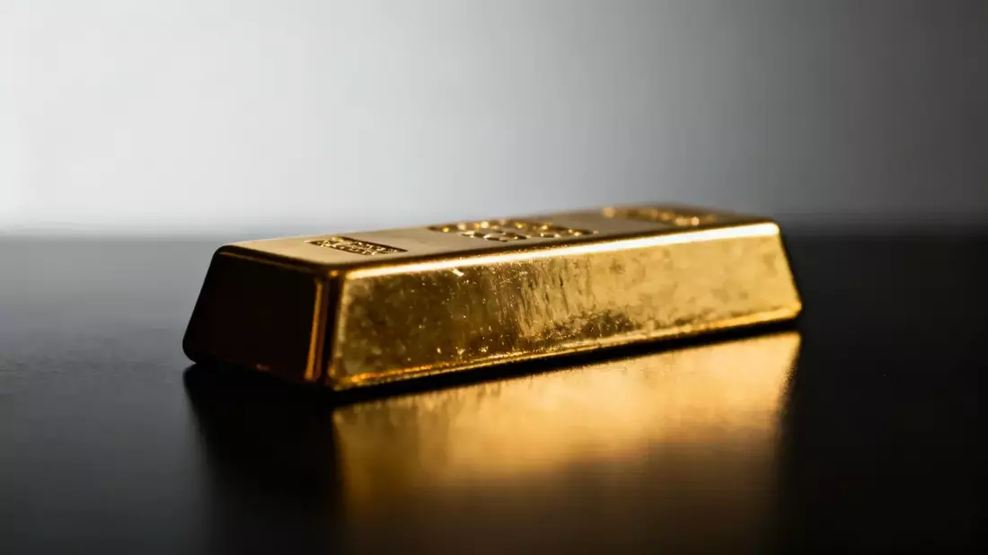 Goldpreis konsolidiert: Fed-Kurs und NFP-Daten im Fokus