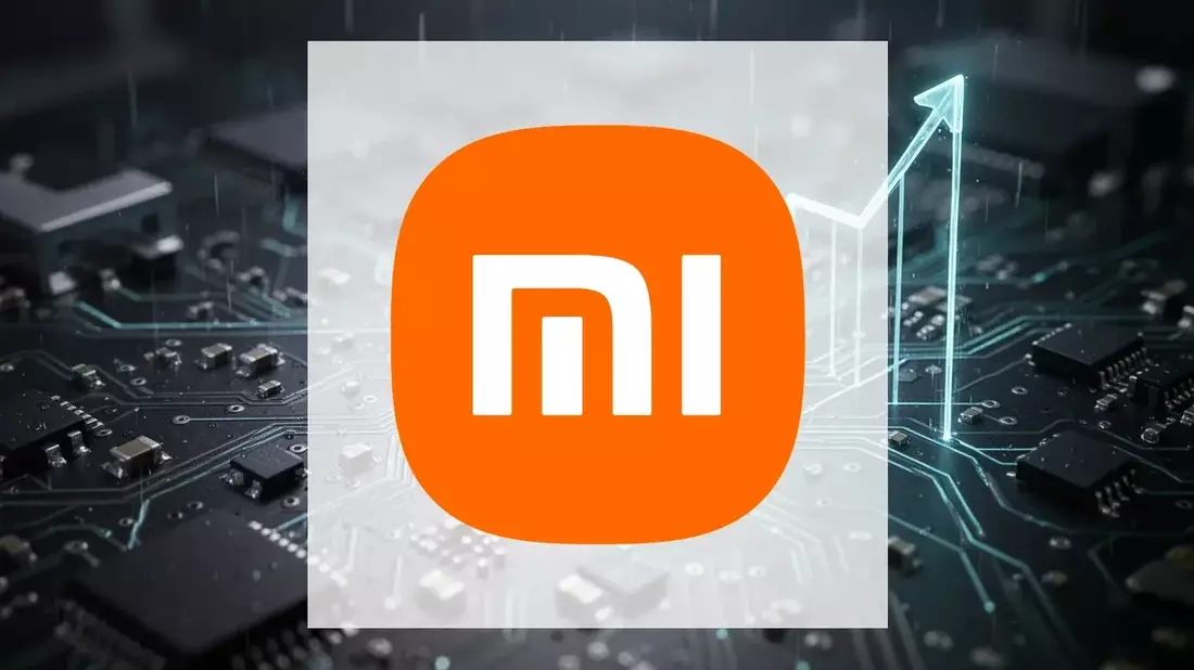 Xiaomi Stock Drops 5% Despite EV Record: Smartphone Woes vs. EV Ambitions