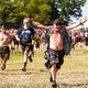 Die meisten Festivalbesucher haben die Hitze vertragen.  - Bild: Frank Molter/dpa