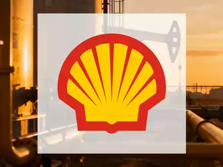Moderne Industrieanlage der Öl- und Gasbranche bei goldenem Sonnenuntergang als Symbol für Energieinvestitionen. - Foto: über boerse-global.de