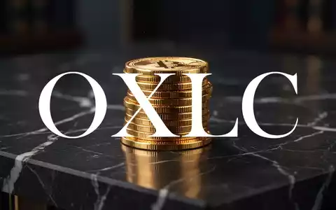 Stapel goldener Münzen auf einer polierten dunklen Oberfläche als Symbol für Dividenden und finanzielle Stabilität. - Foto: über boerse-global.de