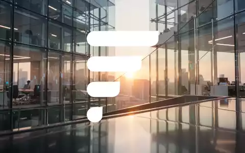 Abstrakte, moderne Finanzarchitektur mit warmem Licht, die Wachstum und Erfolg in der Investmentbranche symbolisiert. - Foto: über boerse-global.de