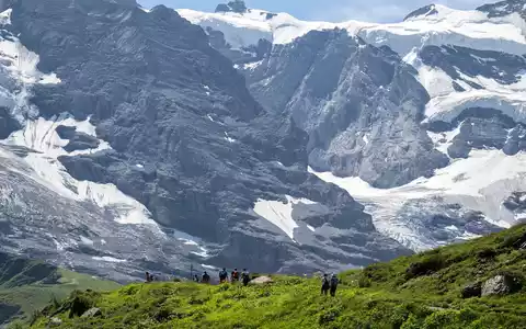 «Ein Problem ist vor allem, dass die Hitzewellen so lange angehalten haben», sagt Severin Karrer, Fachleiter für Ausbildung, Bergsport und Sicherheit im Sommer beim Schweizer Alpen-Club (SAC). - Foto: Peter Schneider/KEYSTONE/dpa