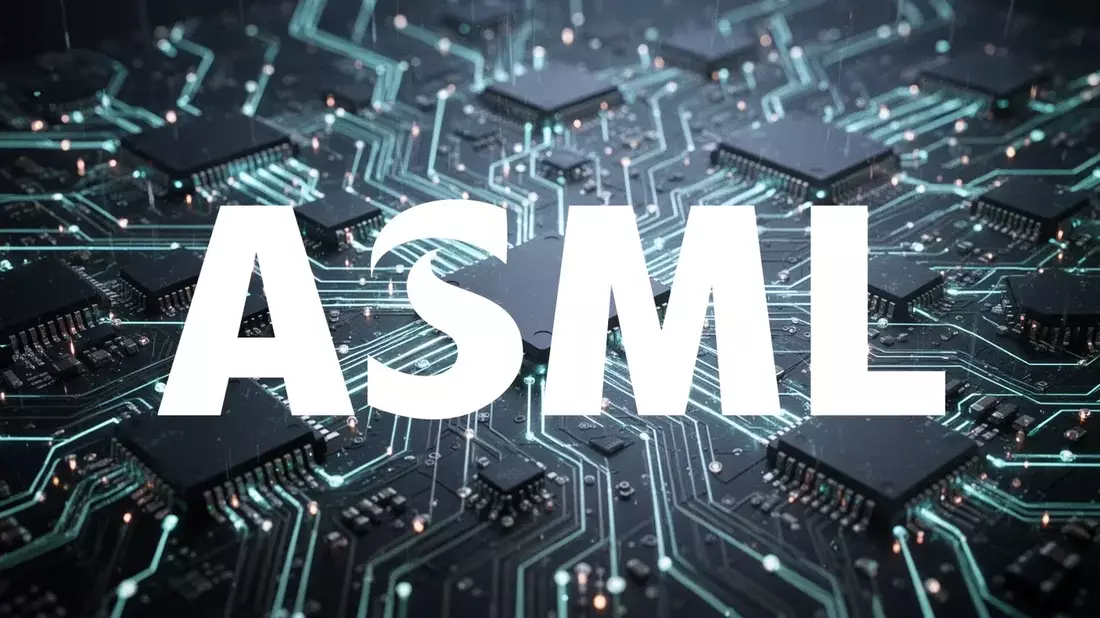 ASML Dividend Payout Amid 12.5% Stock Drop: Technicals and China Threat