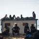 An den Stränden Ceutas spielen wieder Familien mit ihren Kindern. - Bild: Jesús Torres/EUROPA PRESS/dpa