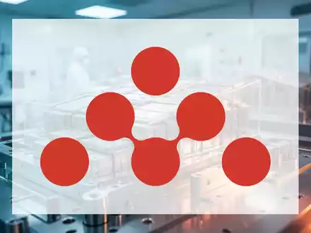 Hochmoderne Batterietechnologie in einem futuristischen Labor mit Fokus auf innovative Energiespeicherlösungen. - Foto: über boerse-global.de