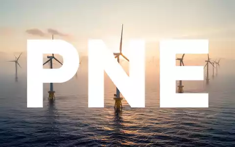 Moderne Windkraftanlagen auf dem offenen Meer bei Sonnenaufgang als Symbol für den Sektor der erneuerbaren Energien. - Foto: über boerse-global.de