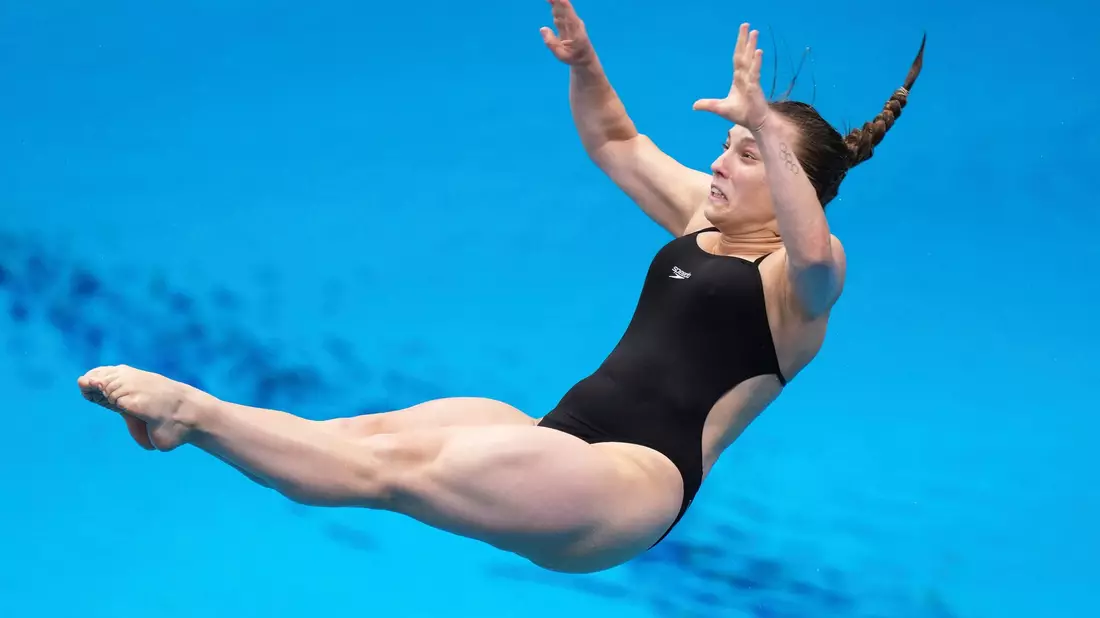 Lena Hentschel  gewinnt mit Synchron-Partner Luis Avila Sanchez gewinnt sie bei der EM Bronze. - Bild: Ng Han Guan/AP/dpa