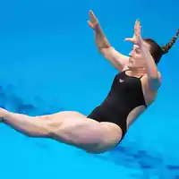 Lena Hentschel  gewinnt mit Synchron-Partner Luis Avila Sanchez gewinnt sie bei der EM Bronze. - Foto: Ng Han Guan/AP/dpa