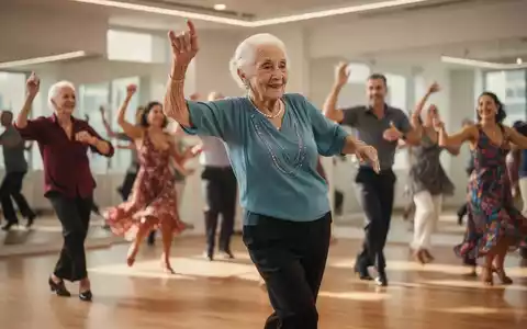 Älterer Mensch bei einer Tanzstunde zur Förderung der kognitiven Gesundheit und körperlichen Fitness. - Foto: über boerse-global.de