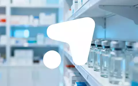 Abstraktes Bild einer modernen pharmazeutischen Logistikumgebung mit Fokus auf medizinische Waren und professionelle Atmosphäre. - Foto: über boerse-global.de