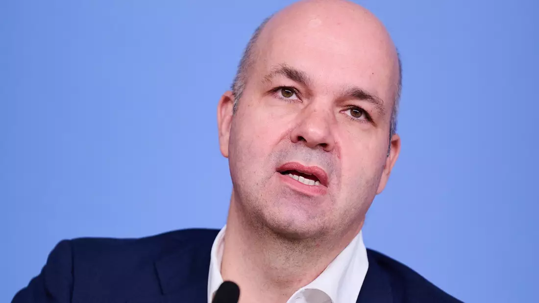 DIW-Chef Marcel Fratzscher ist dafür, die abschlagsfreie «Rente mit 63» abzuschaffen. (Archvbild) - Bild: Annette Riedl/dpa