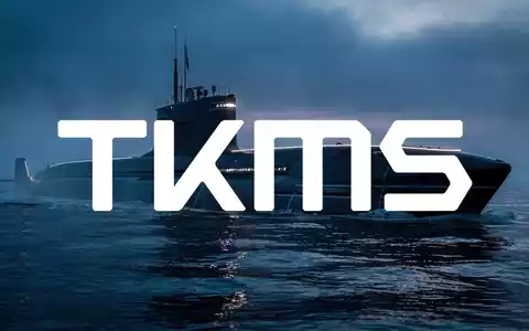 Die Silhouette eines modernen U-Boots in dunklen, nebligen Gewässern bei Dämmerung, die maritime Verteidigungsindustrie symbolisierend. - Foto: über boerse-global.de